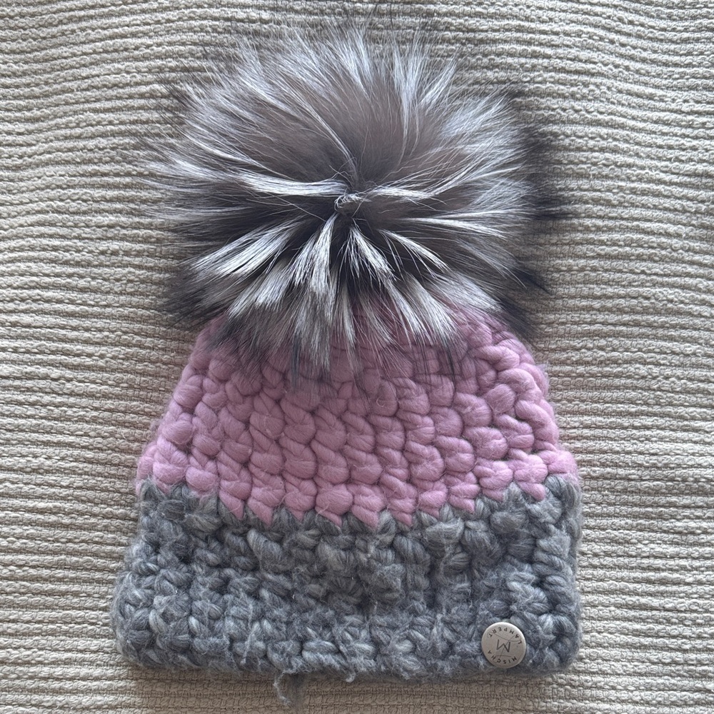 Stylish Knit Beanie with Pom Pom